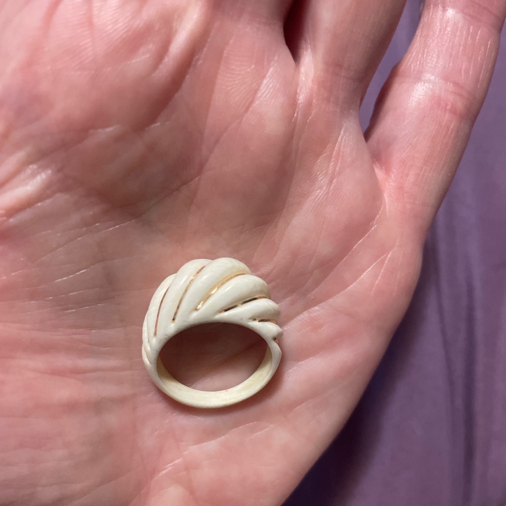 Bone (carved) Dome Ring with 14kt inlay. 
Vintage, Rare 
From back in 1960.